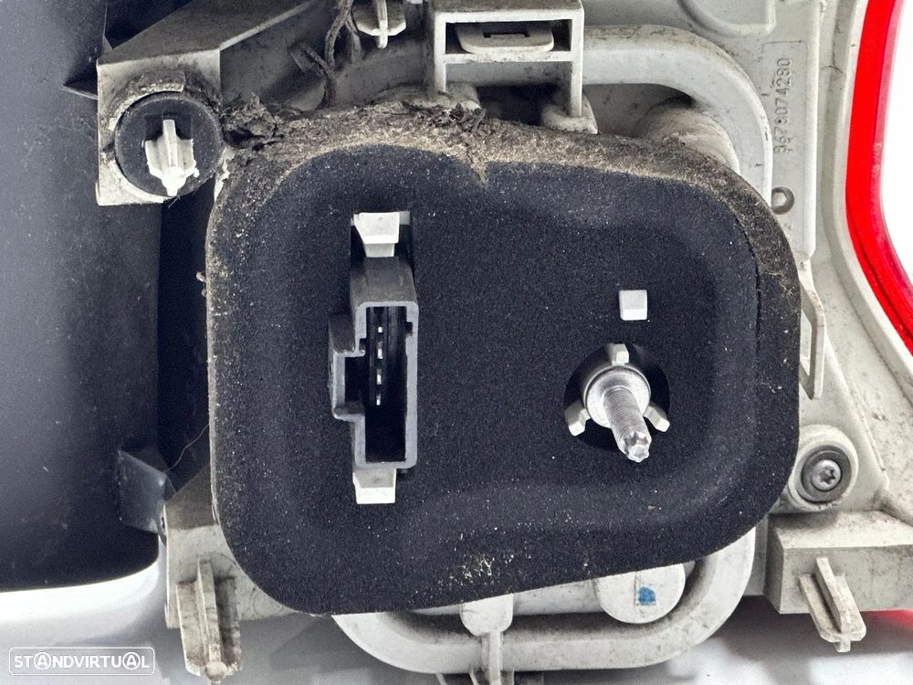 Farolim Direito / Esquerdo - Peugeot 2008 I (2014) - 12