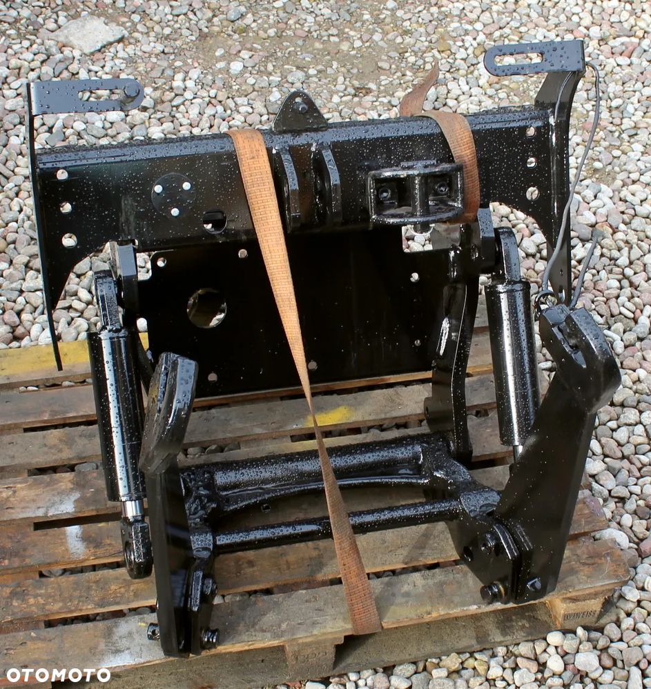 TUZ przedni JCB FASTRAC podnośnik - 5
