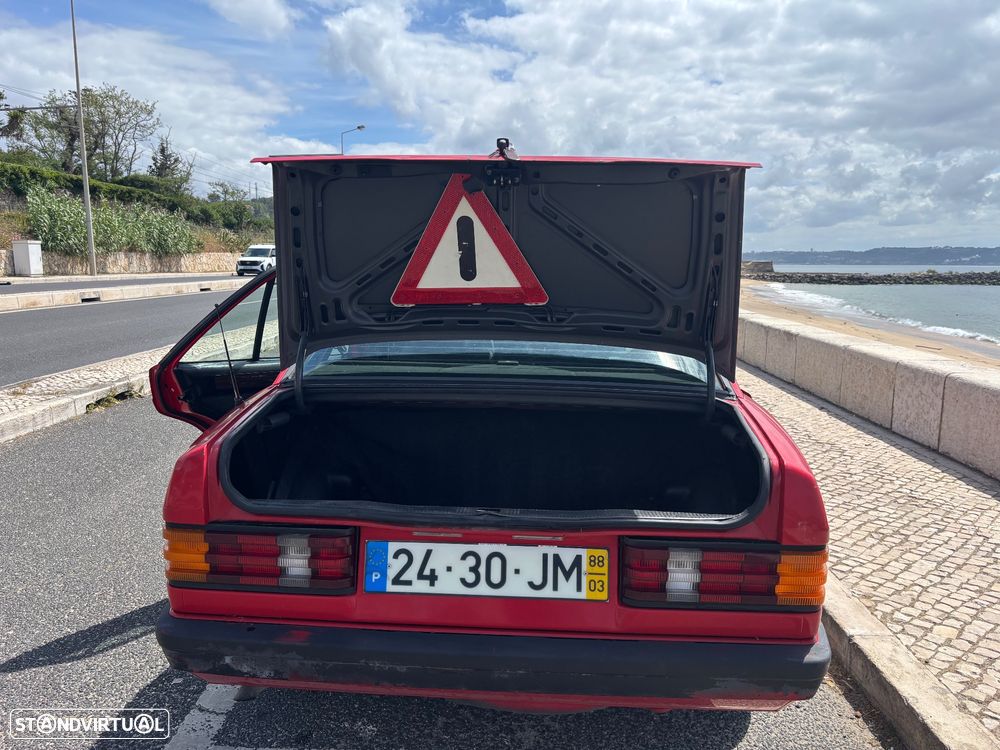 Mercedes-Benz W201 (1982-1993) 190 D 2.0 - 13