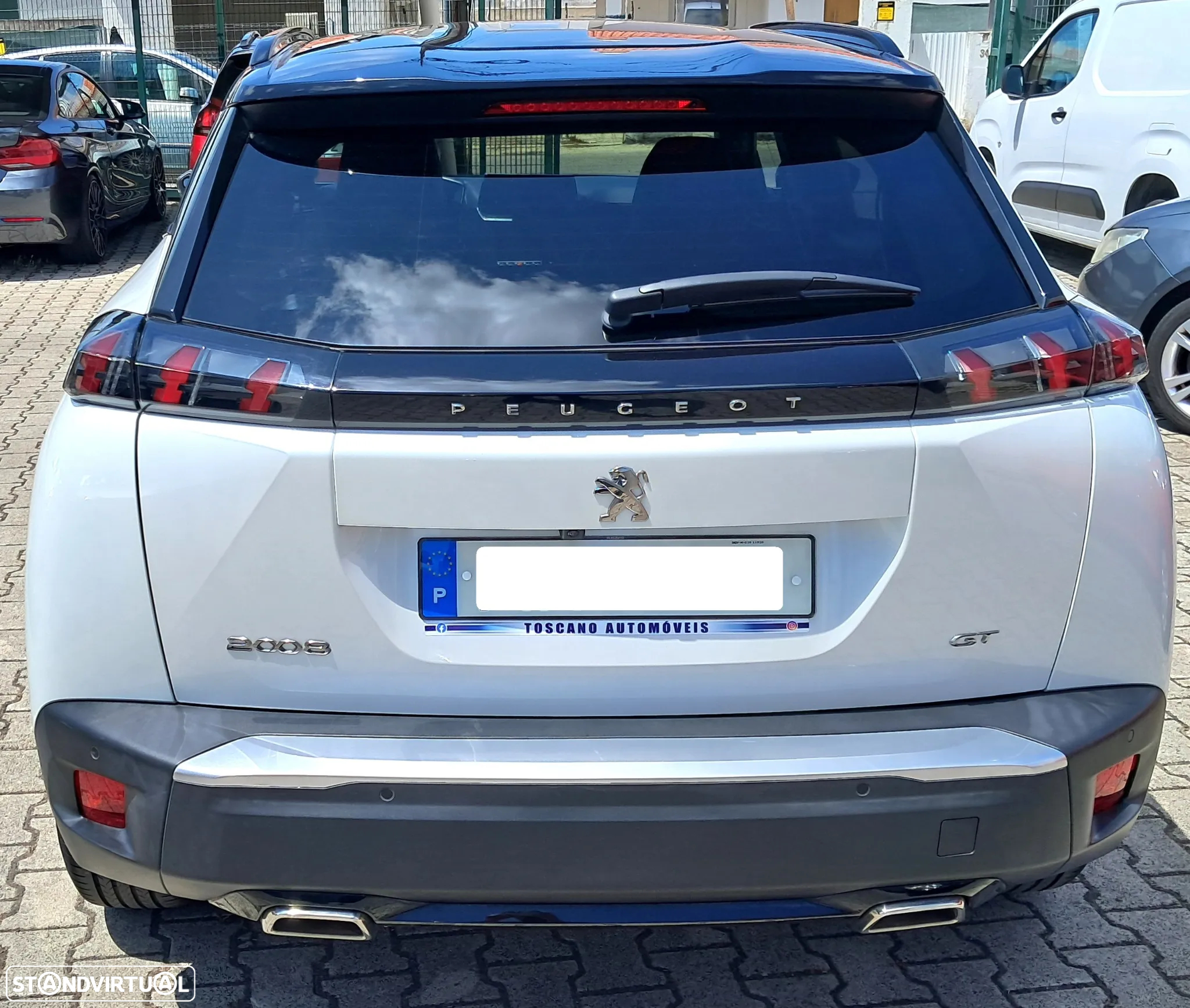 Peugeot 2008 1.2 PureTech GT - 24