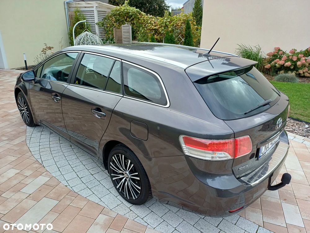 Toyota Avensis Touring Sports 1.8 Comfort - 10