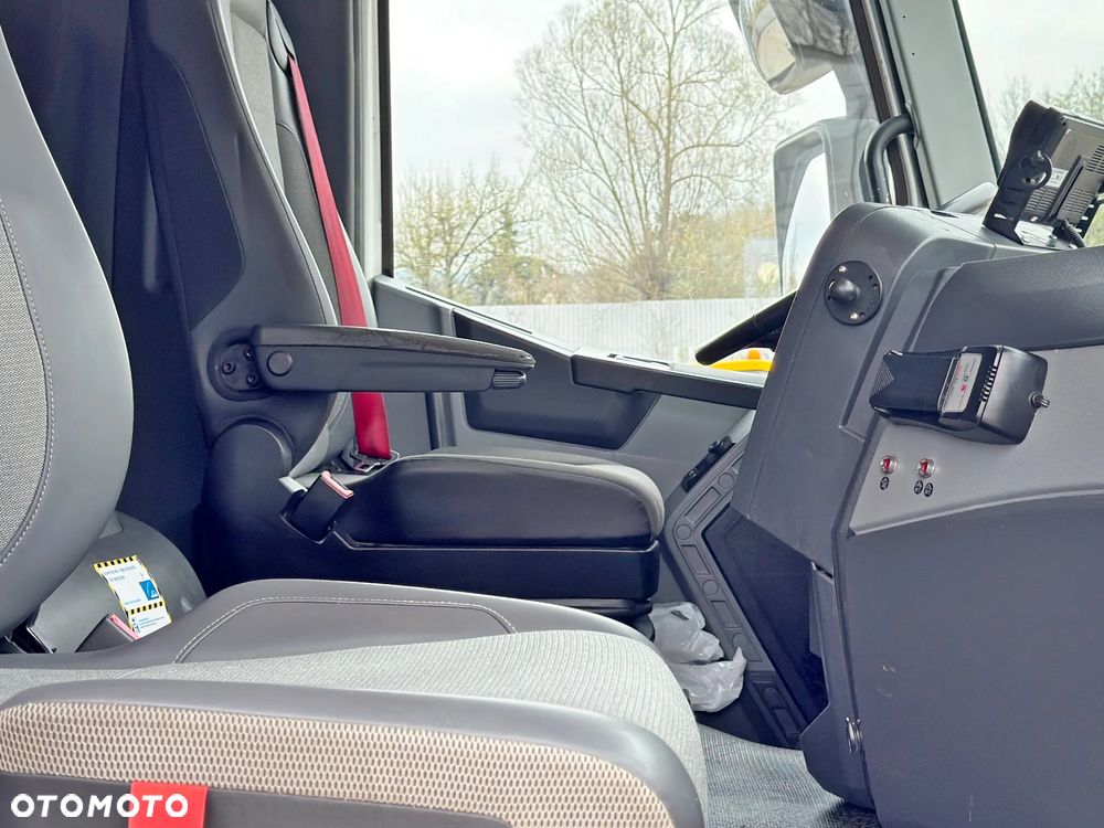 Renault T 380 * LAWETA 7,50 m * HIAB 111 B - 2 HIDUO + PILOT* STAN BDB - 14