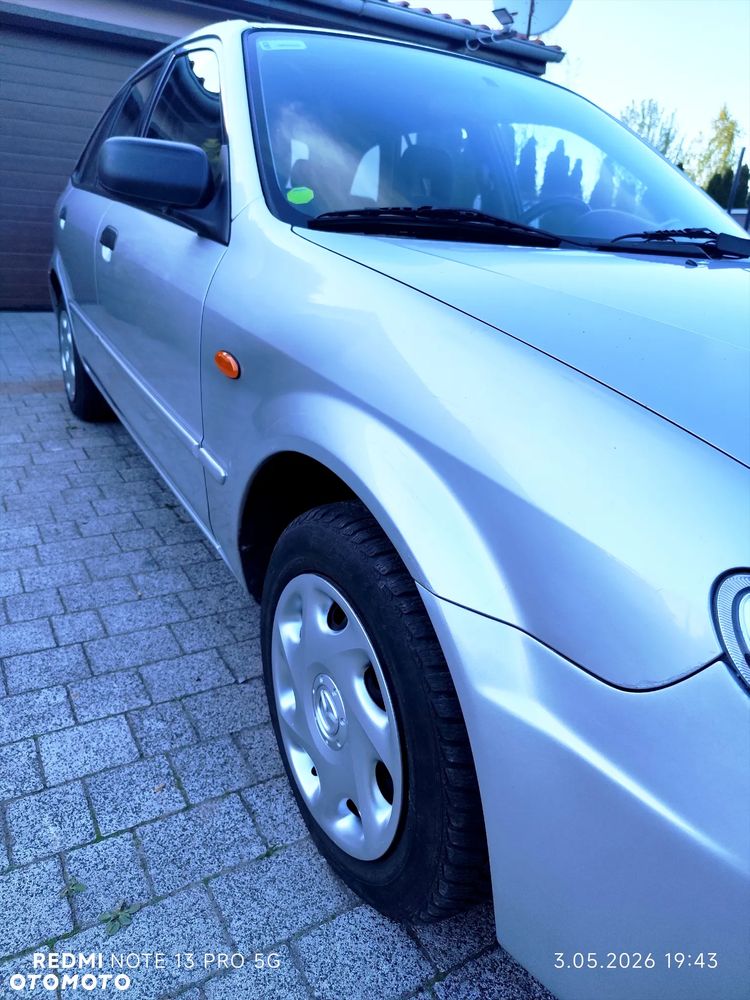Mazda 323F - 5