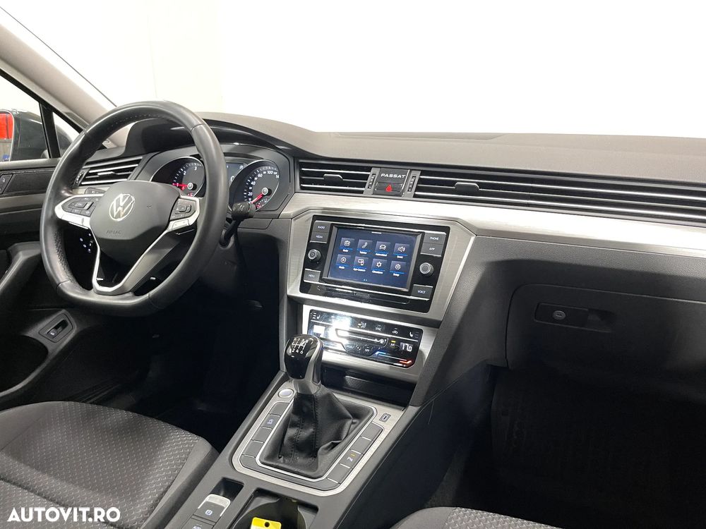 Volkswagen Passat 2.0 TDI Advance - 9
