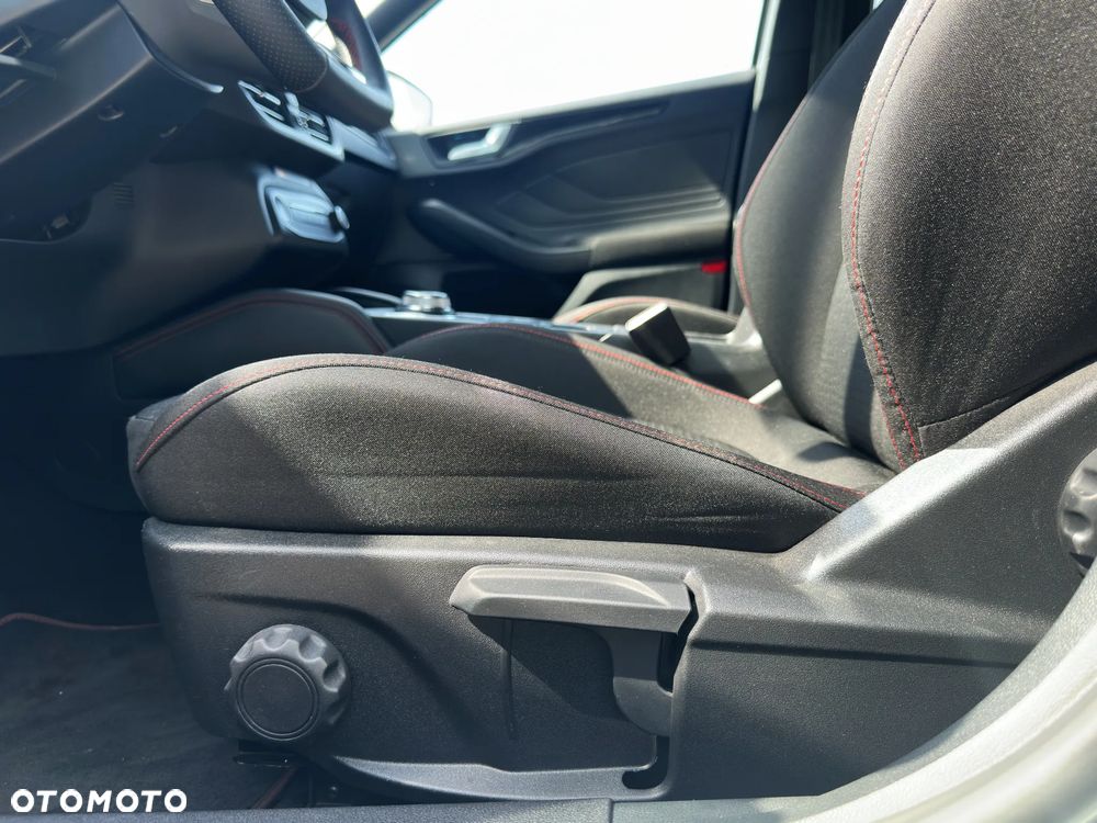 Ford Focus SW - 26