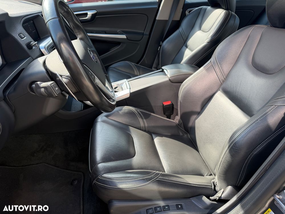 Volvo S60 T5 AWD Momentum - 9