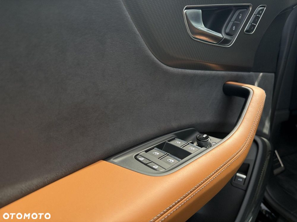 Audi RS Q8 TFSI Quattro Tiptronic - 11