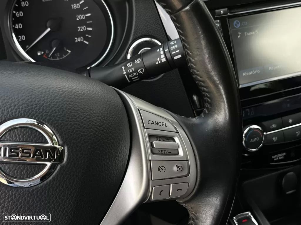 Nissan Qashqai 1.5 dCi N-Connecta - 18