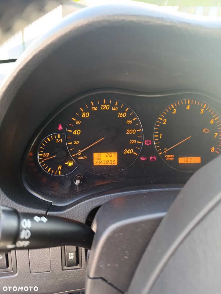 Toyota Avensis 2.0 VVT-i Combi Sol - 11