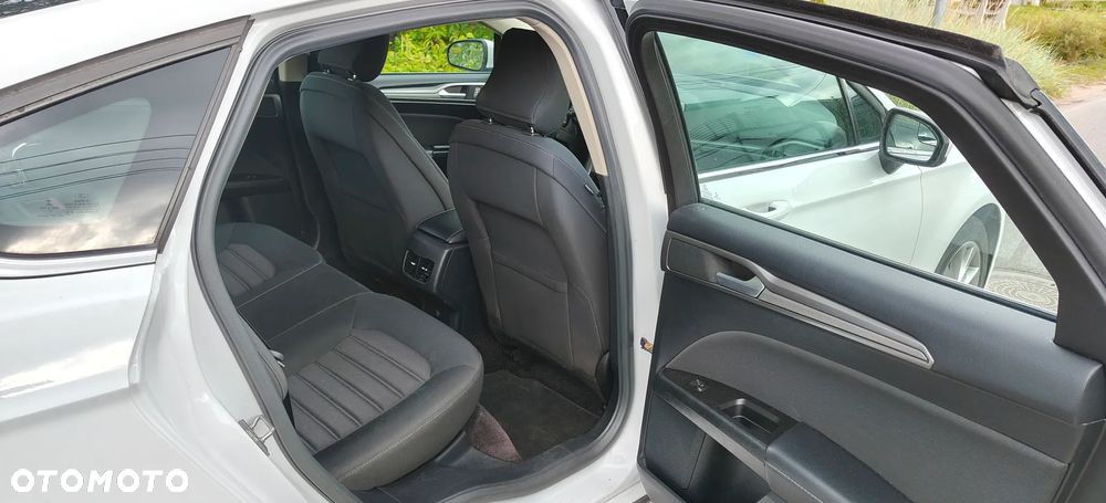 Ford Mondeo 2.0 Hybrid CVT - 12