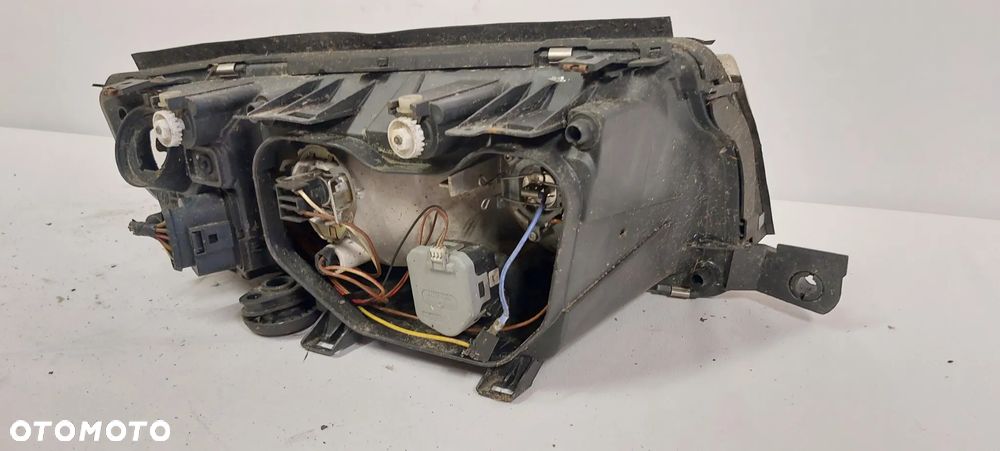 .  PRZOD PRZEDNIA LAMPA LEWA SKODA FABIA 1 - 4
