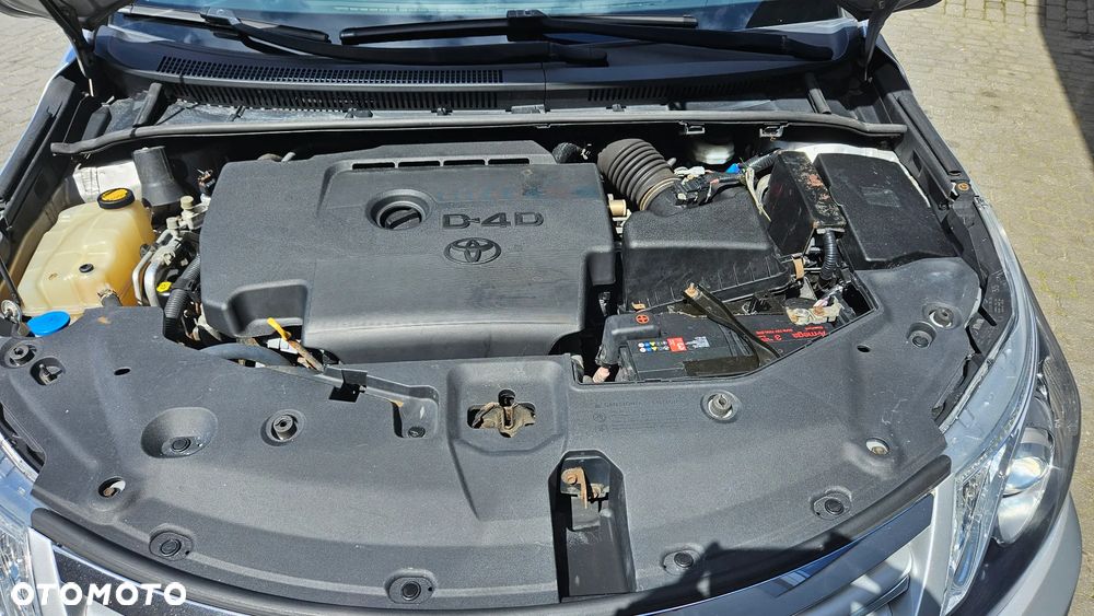 Toyota Avensis 2.0 D-4D Luna - 10