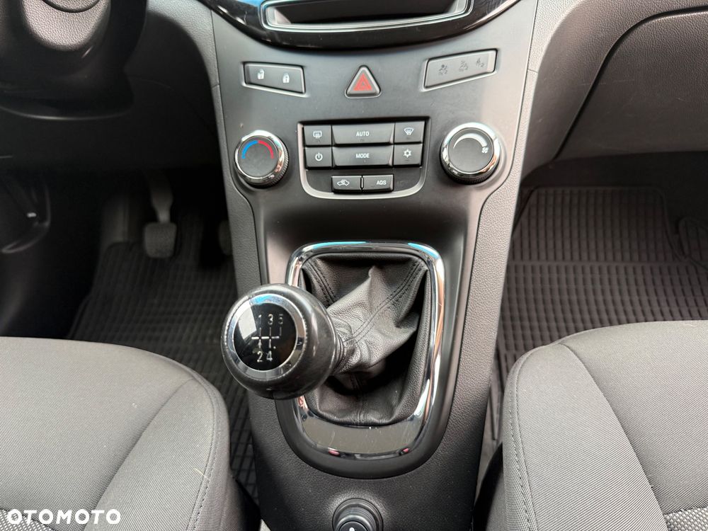 Chevrolet Orlando - 27