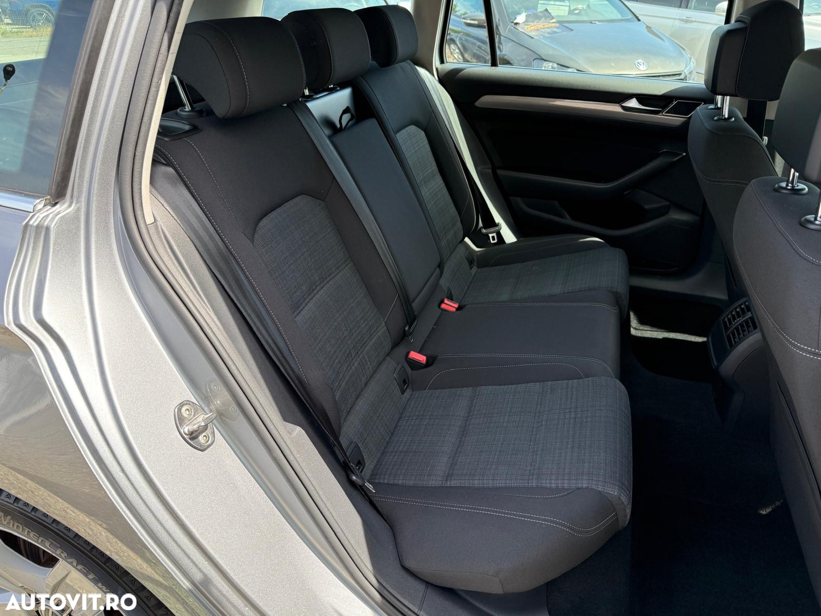 Volkswagen Passat - 28