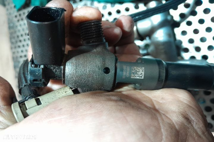 Kit injectie (pompa, rampa, injectoare) 04B130093 / 04B130755F Volksw - 4