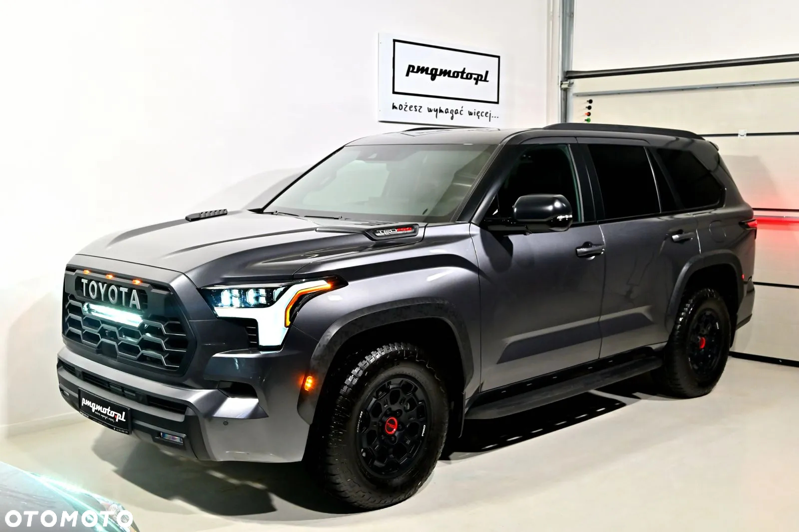 Toyota Sequoia - 3