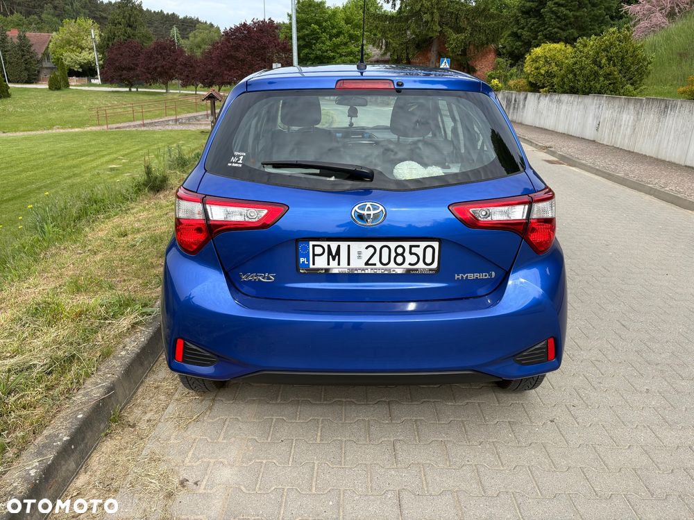 Toyota Yaris Hybrid 100 Selection - 6