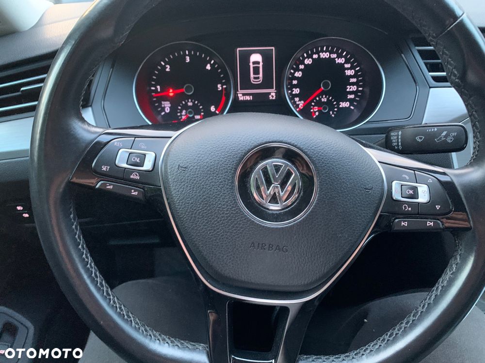 Volkswagen Passat 1.6 TDI BMT City - 17
