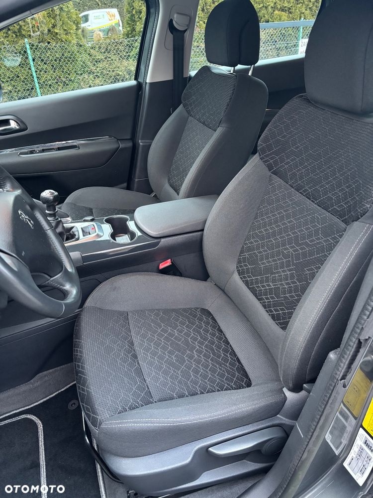 Peugeot 3008 HDi FAP 115 Family - 6