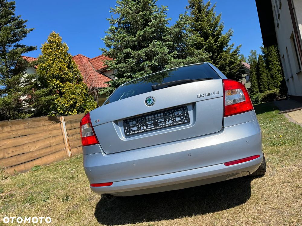 Skoda Octavia 1.6 Ambition - 19