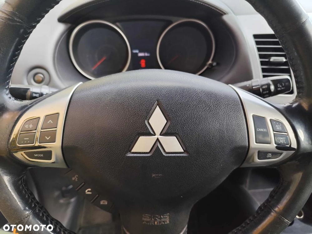 Mitsubishi Outlander 2.0 DID Intense + - 19
