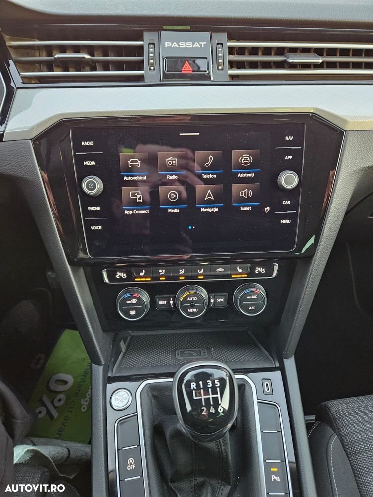 Volkswagen Passat - 11