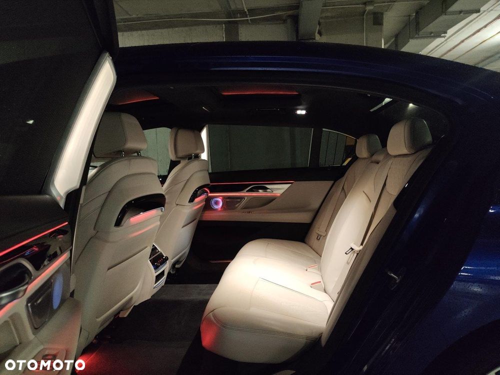 BMW Seria 7 750i - 27