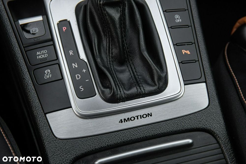 Volkswagen Passat - 25