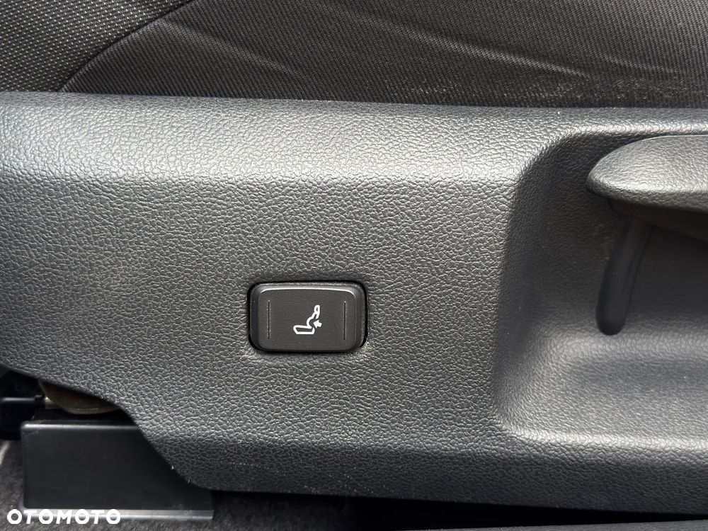 Toyota Corolla 1.8 Hybrid Comfort - 24