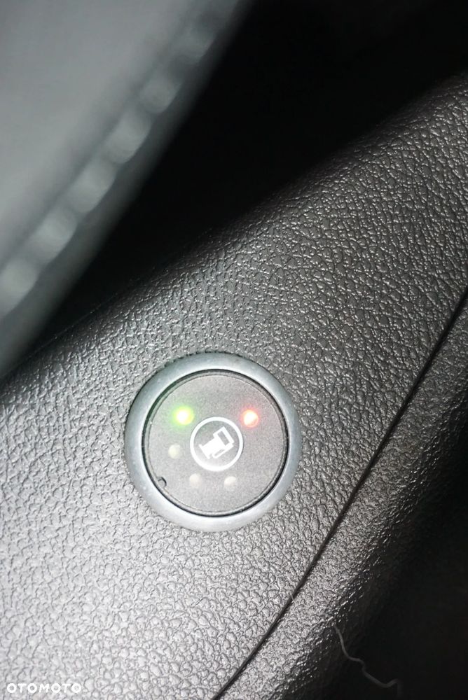 Ford Focus 1.6 FF Ambiente - 33