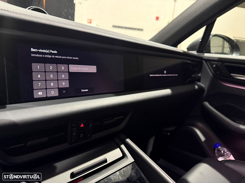 Porsche Macan Electric 4S - 11
