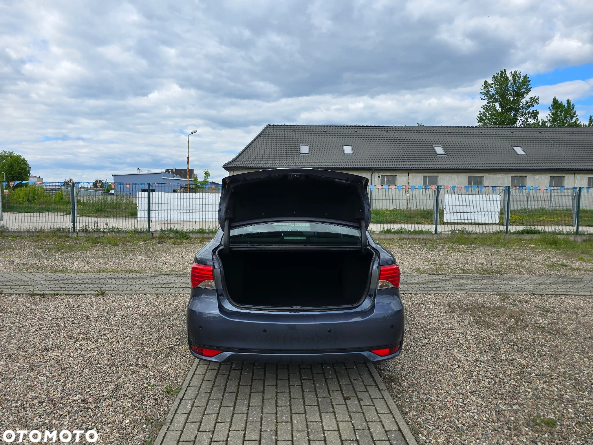Toyota Avensis 2.0 D-4D Luna - 10