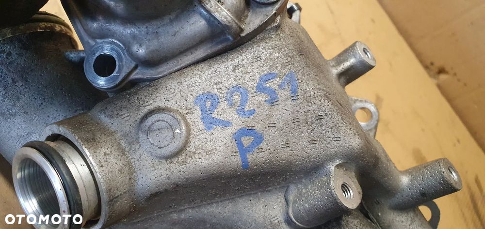 Kolektor ssący prawy Mercedes R-Klasa W251 3.0 CDI - 8