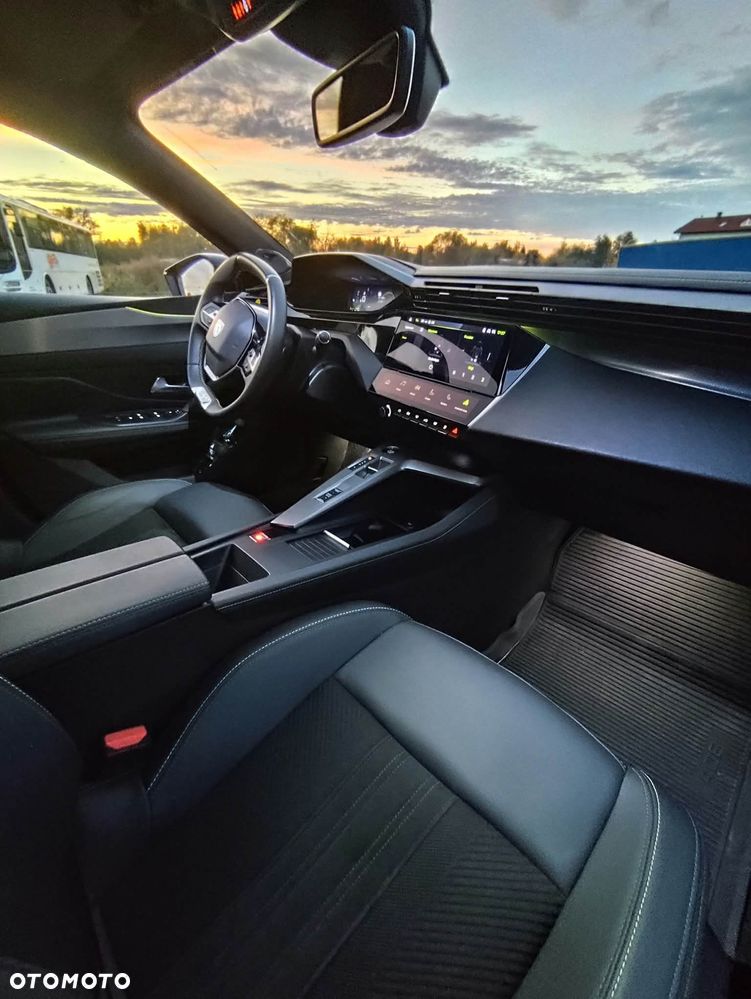 Peugeot 408 - 22