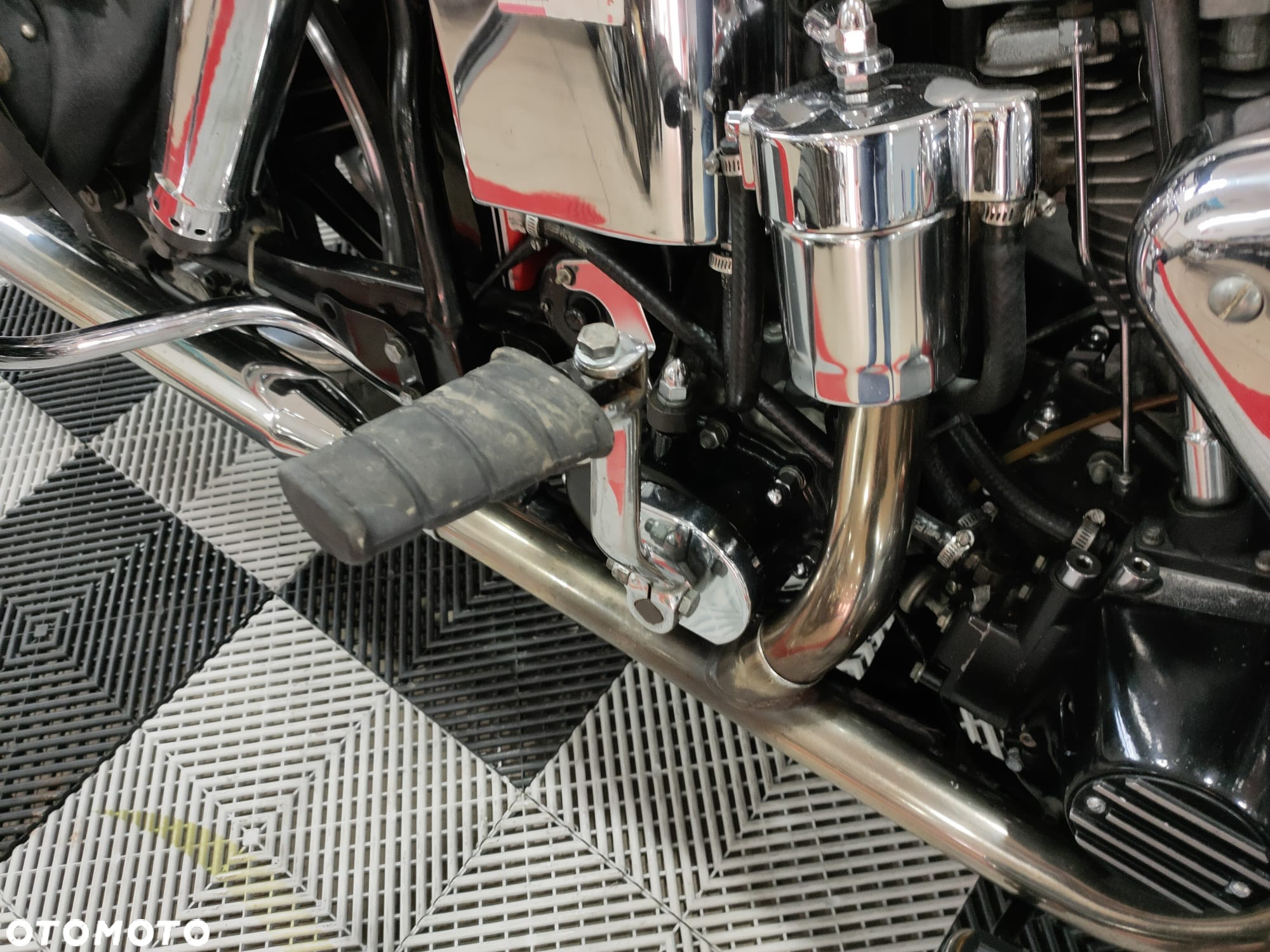 Harley-Davidson FLH Shovelhead - 11
