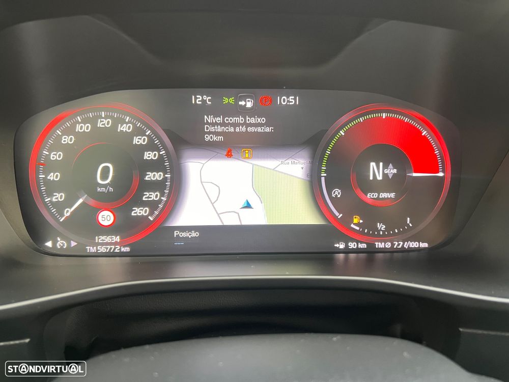 Volvo XC 40 1.5 T3 R-Design Tech Edition - 13