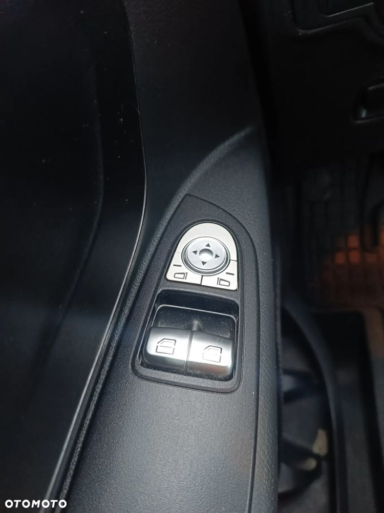 Mercedes-Benz Vito - 17