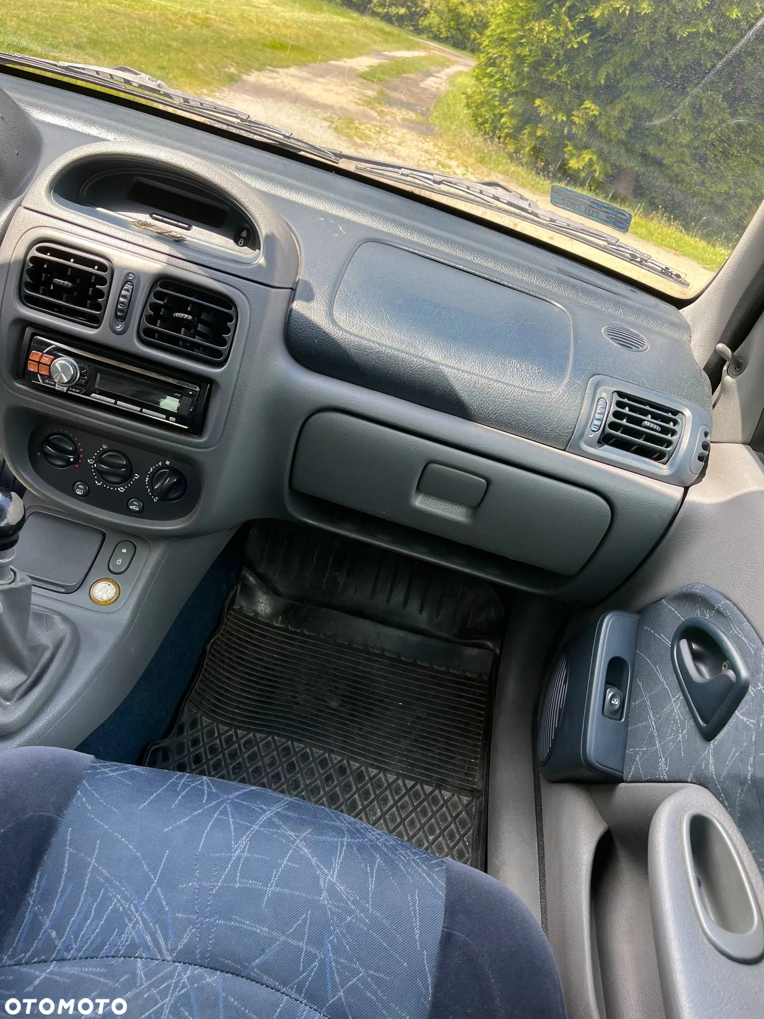 Renault Clio 1.4i RT 16V - 5