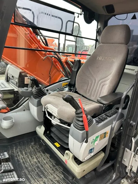 Hitachi ZX 250LC-6 - 10