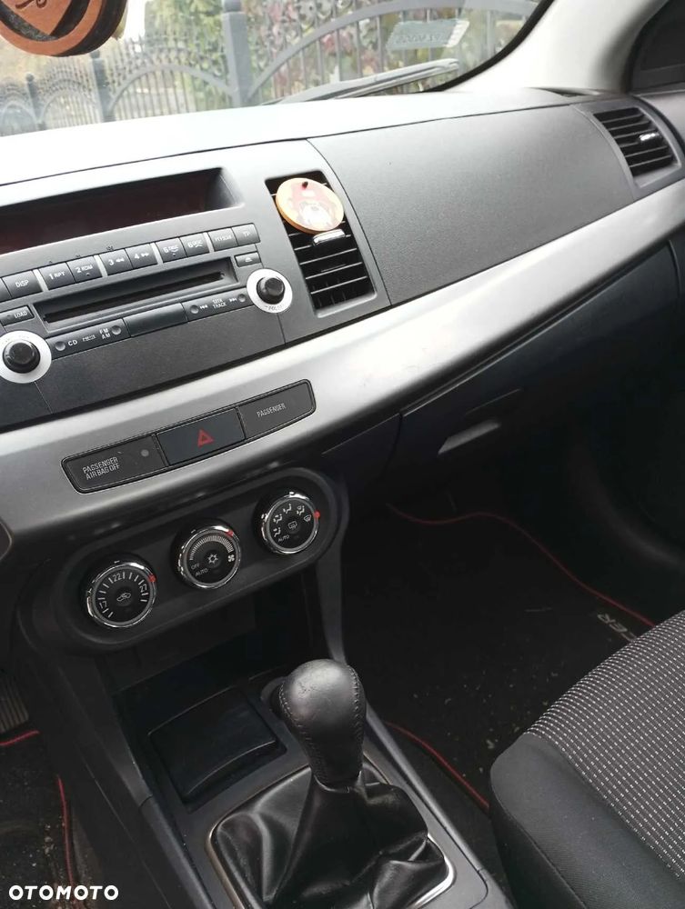 Mitsubishi Lancer 1.6 Inform - 16