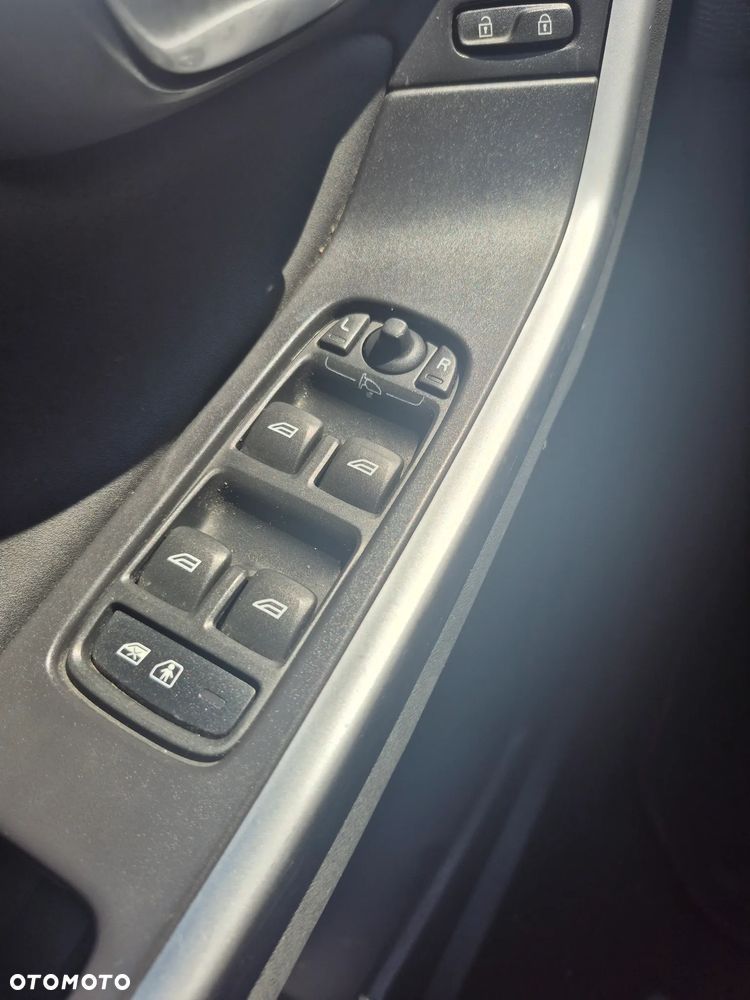 Volvo XC 60 2.4D AWD Momentum - 40