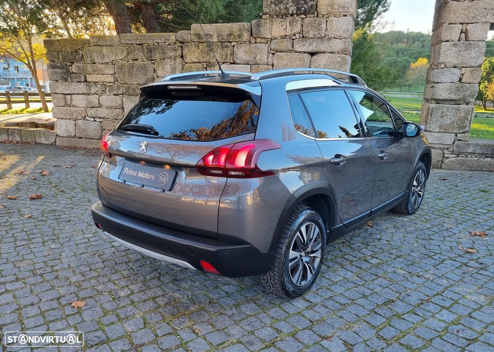 Peugeot 2008 1.2 PureTech Allure - 9