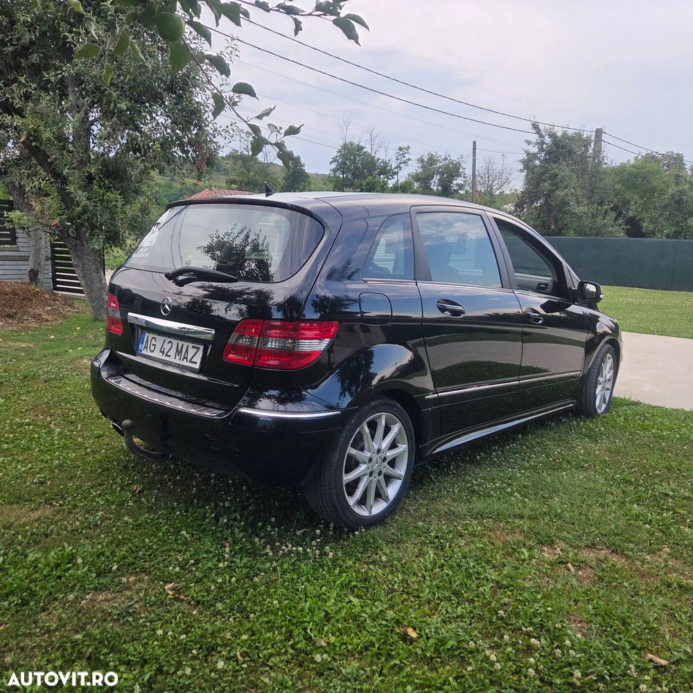 Mercedes-Benz B 200 CDI - 9