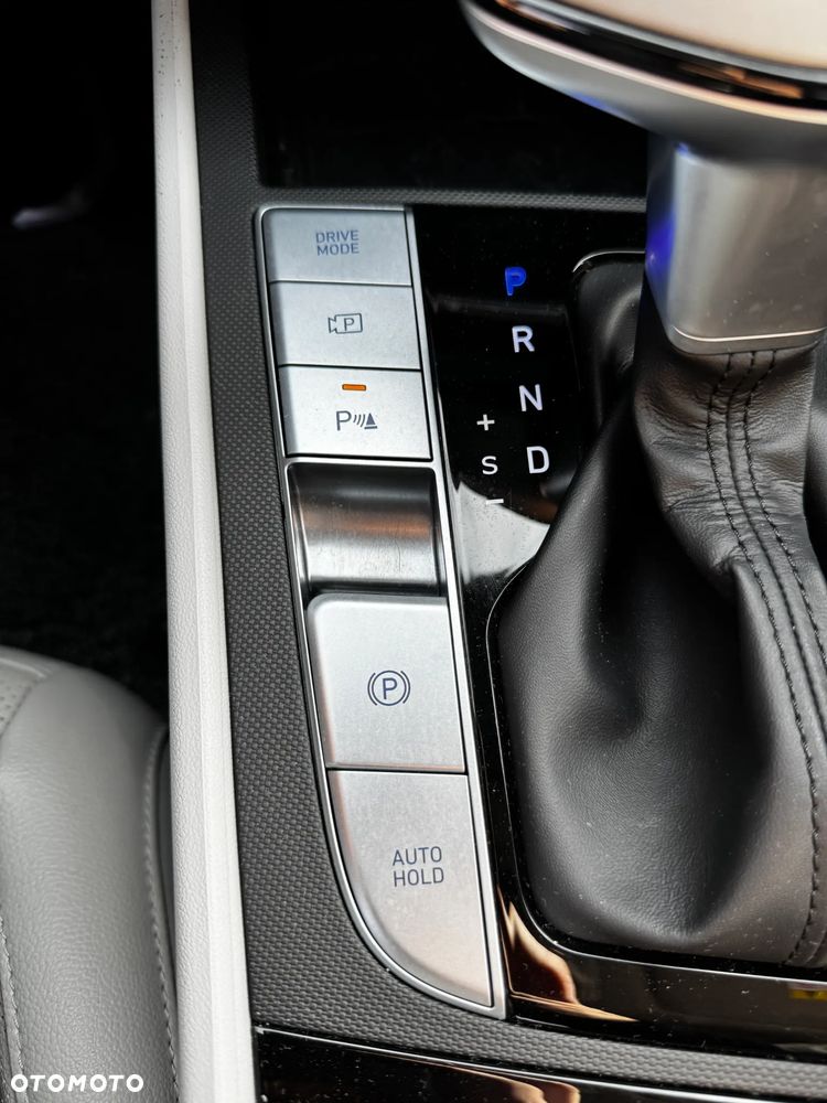 Hyundai Elantra 1.6 Executive CVT - 30