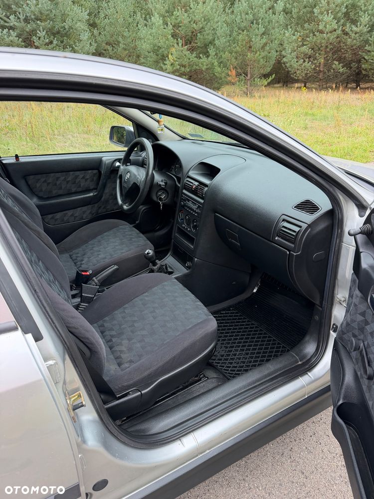 Opel Astra 1.6 GL / Start - 17