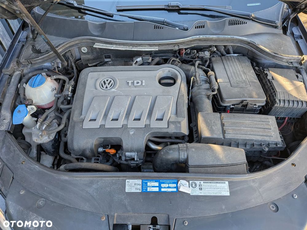 Volkswagen Passat - 25