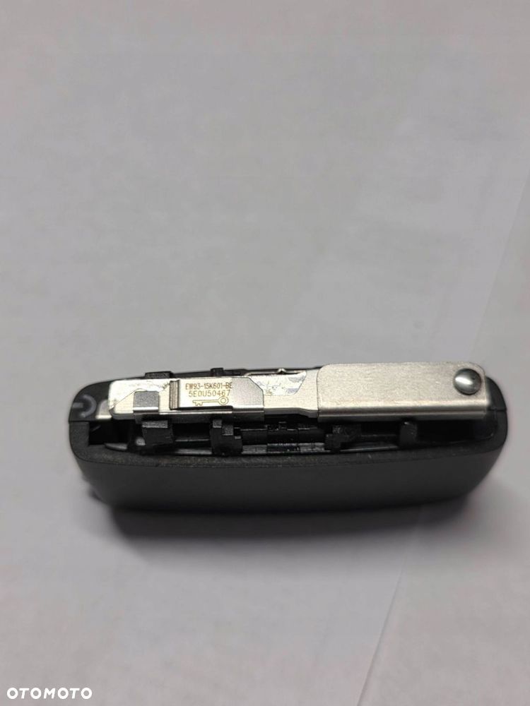 kluczyk jaguar xe ew93-15k601-be - 3