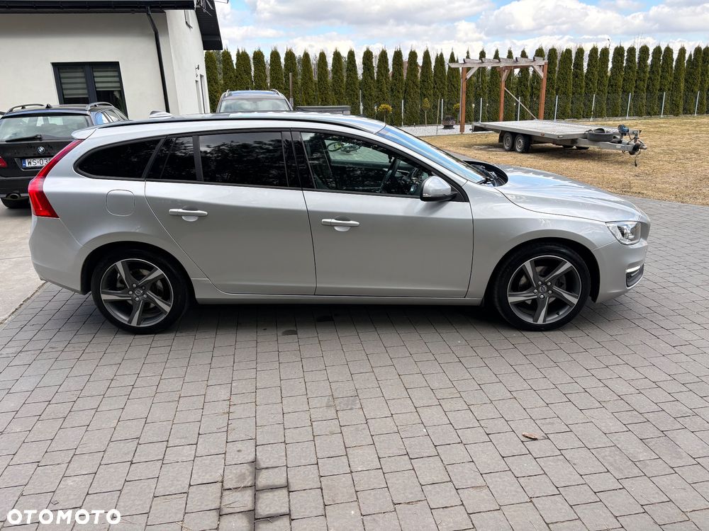 Volvo V60 D3 Geartronic Kinetic - 4