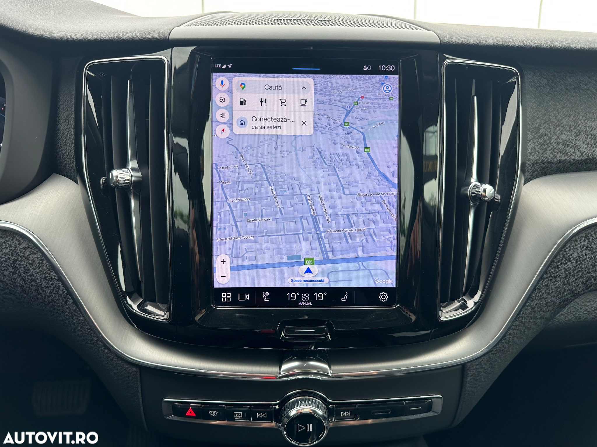 Volvo XC 60 B4 MHEV AT8 FWD Momentum Pro - 35