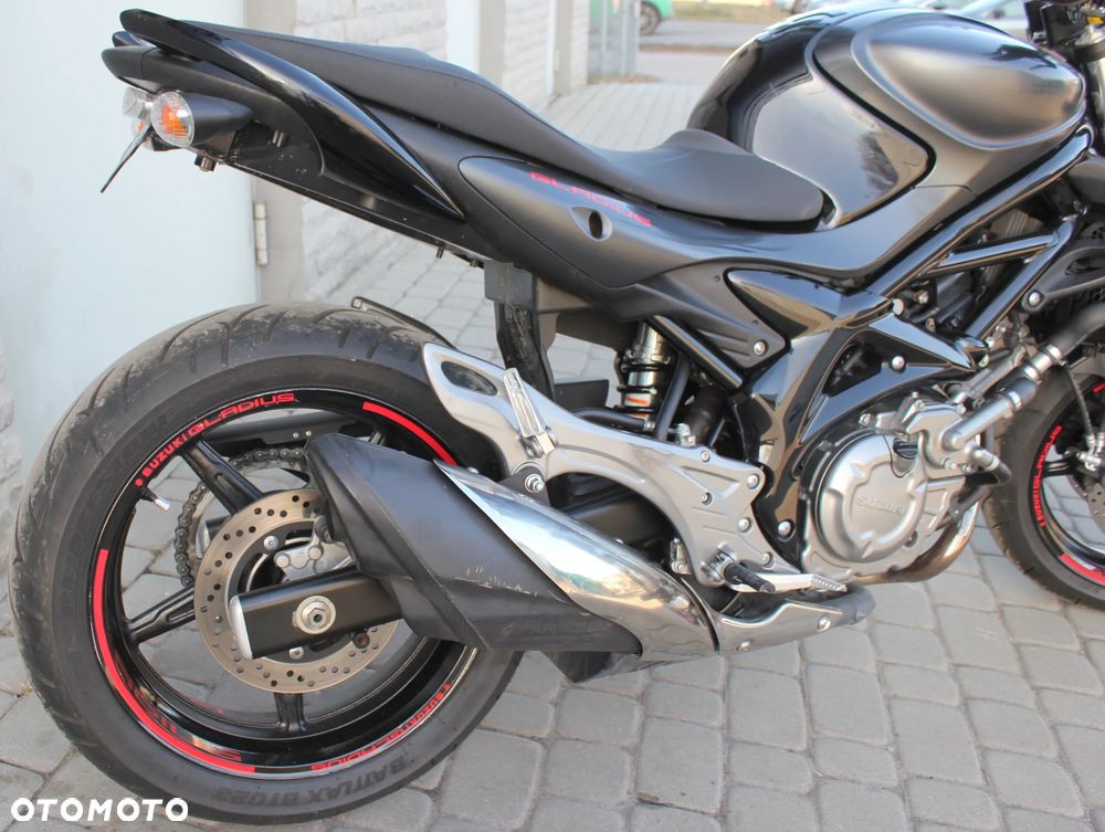 Suzuki Gladius - 9